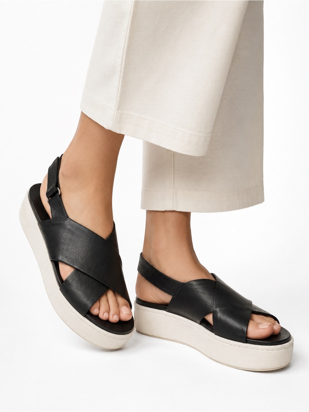 Vince Weslan Platform Sandals Black Leather Criss Cross Size 8.5 EUC